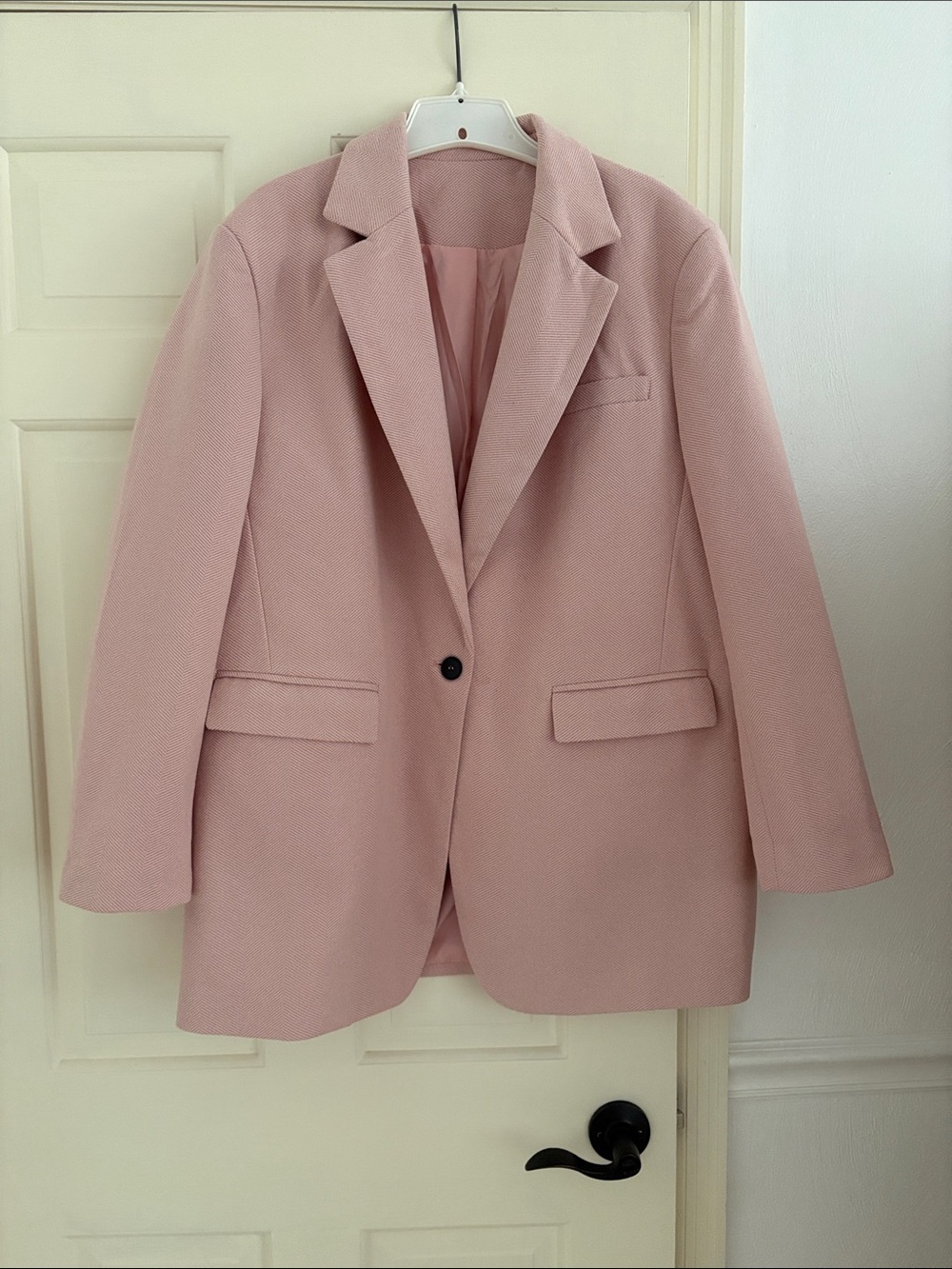 Classic Women's Pink Single-Button Blazer
